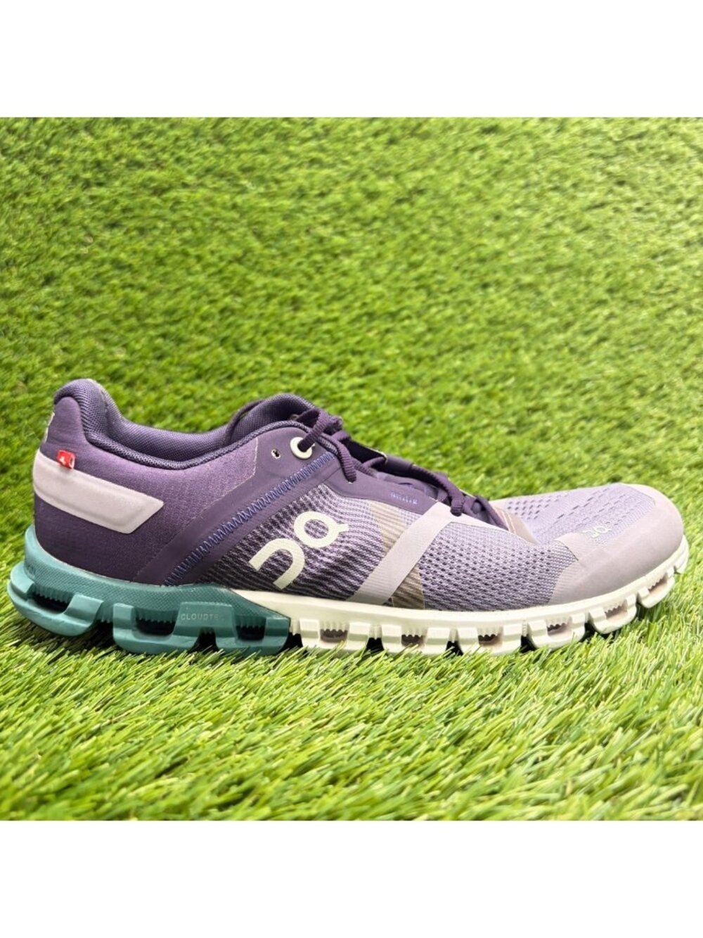 On Cloudflow Womens Size 8.5 Purple Athletic Running Walking Shoes Sneakers
